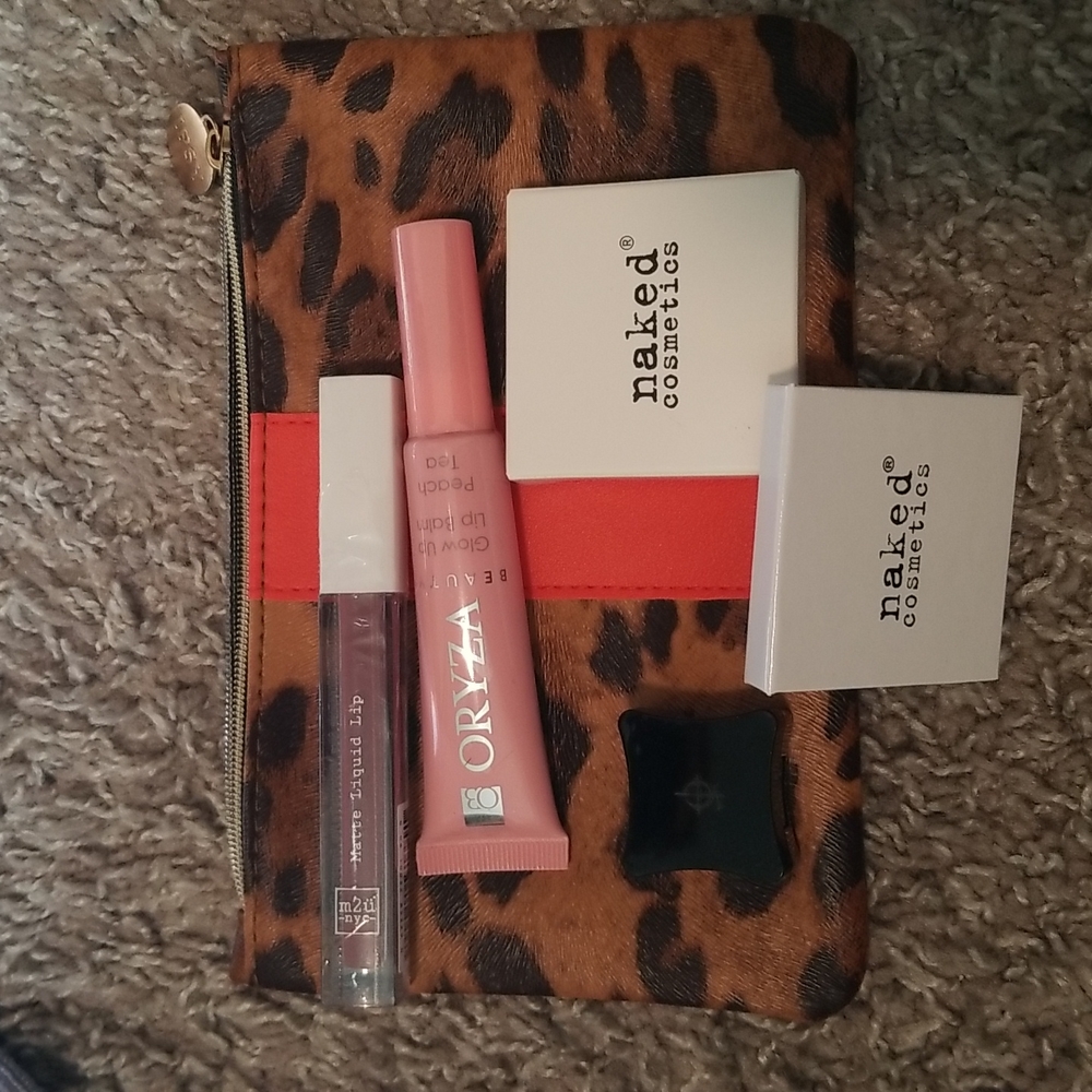 Makeup bundle